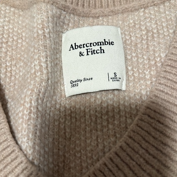 Abercrombie and Fitch white and tan vest - Picture 2 of 4